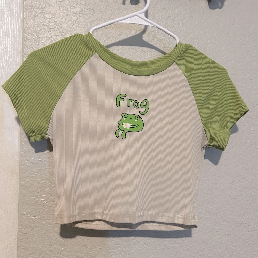 Frog Cropped T-shirt